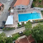 Dominoes Corfu 4*