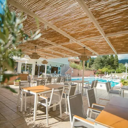 Lägenhetshotell Dominoes Corfu Ypsos