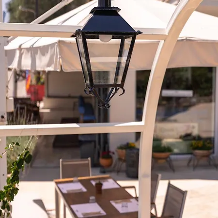 Dominoes Corfu Aparthotel