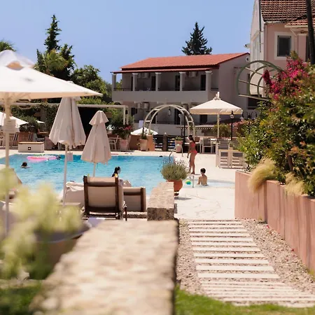 Dominoes Corfu Ipsos