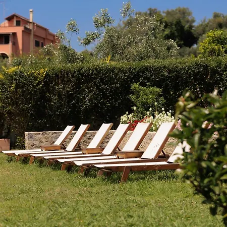 Dominoes Corfu Lägenhetshotell 3*