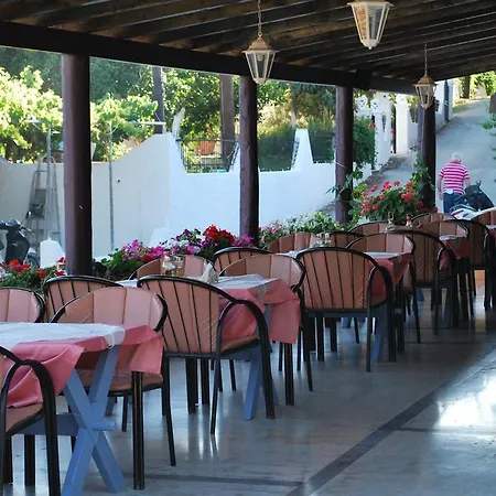 Dominoes Corfu 4*