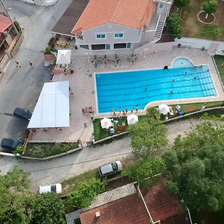 Dominoes Corfu 4*