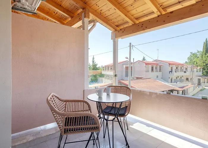 Dominoes Corfu Ξενοδοχείο με διαμερίσματα