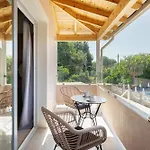 Dominoes Corfu 4*