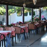 Dominoes Corfu 4*