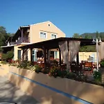 Dominoes Corfu 4*