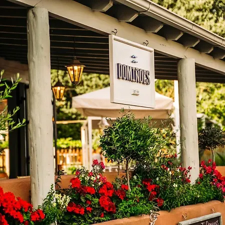 Dominoes Corfu Апарт-отель