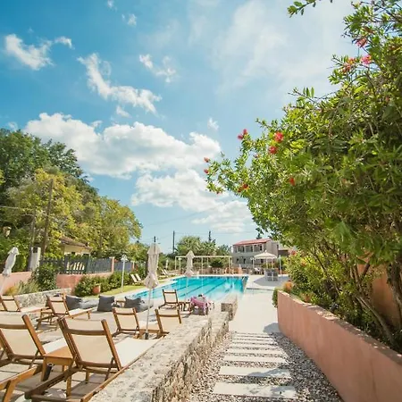 Dominoes Corfu Apartmanhotel