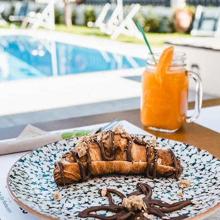 Dominoes Corfu Lejlighedshotel 4*