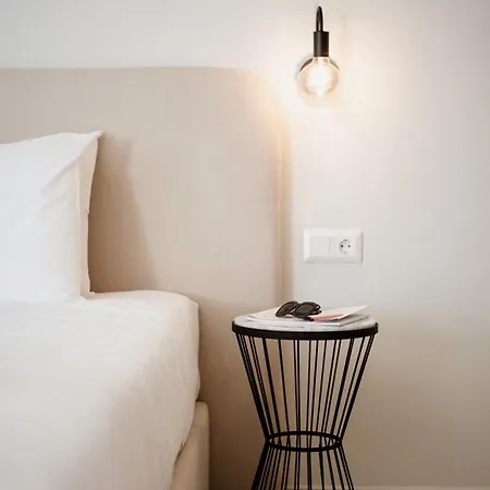 Dominoes Corfu Ипсос