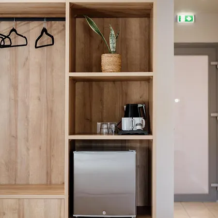 Dominoes Corfu Ýpsos