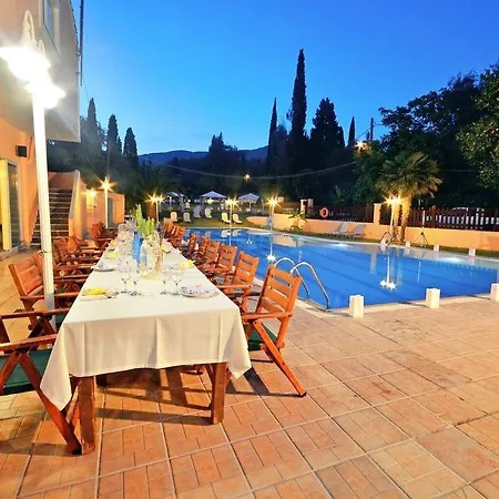 Ξενοδοχείο με διαμερίσματα Dominoes Corfu 4*